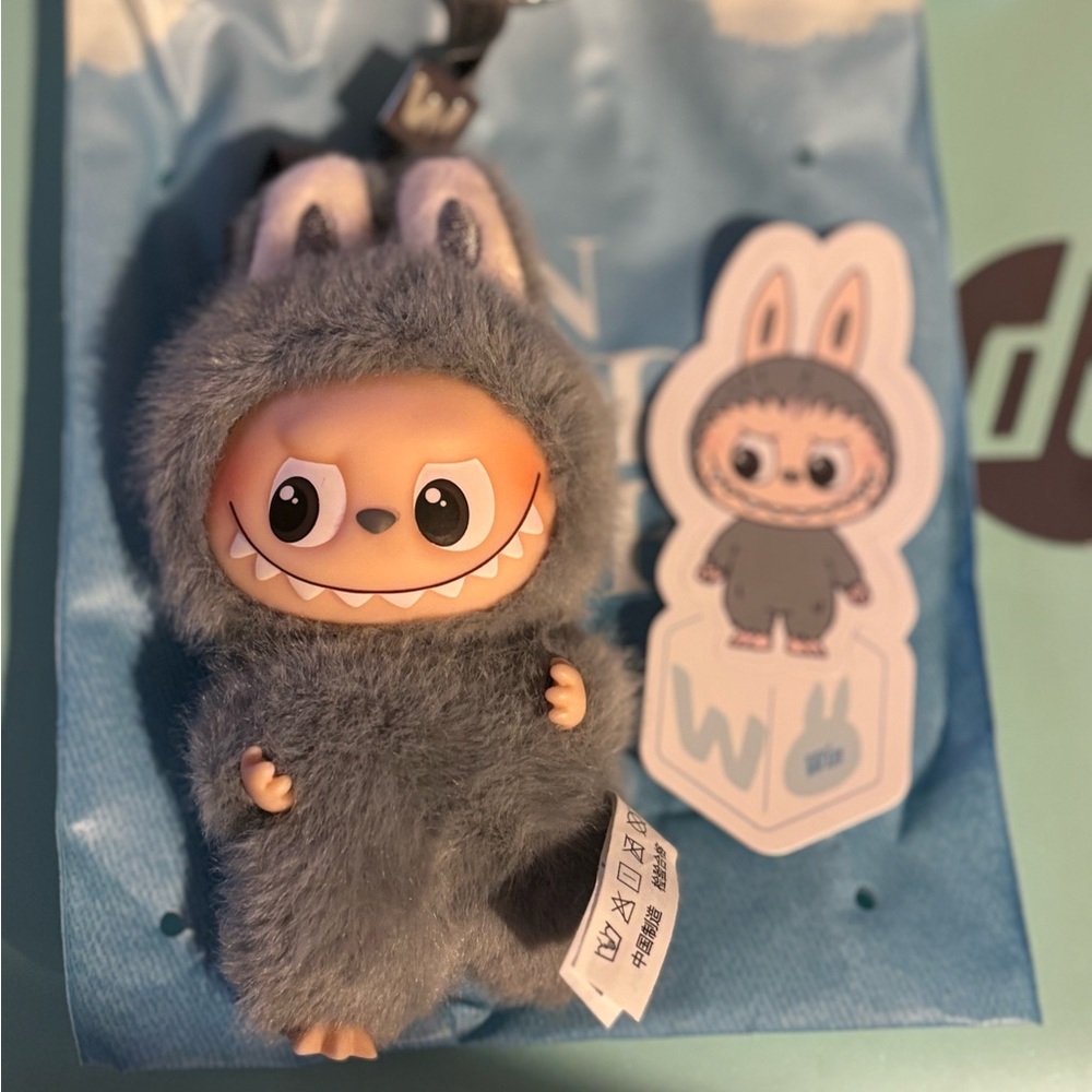 Pop Mart NEW Pin For Love Labubu W